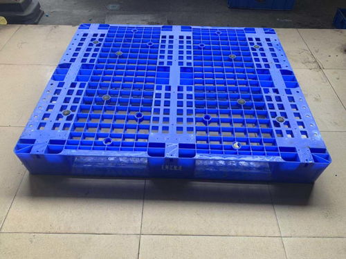 有图有真相,莞城二手双面塑料卡板回收厂家,网格塑料卡板批发报价